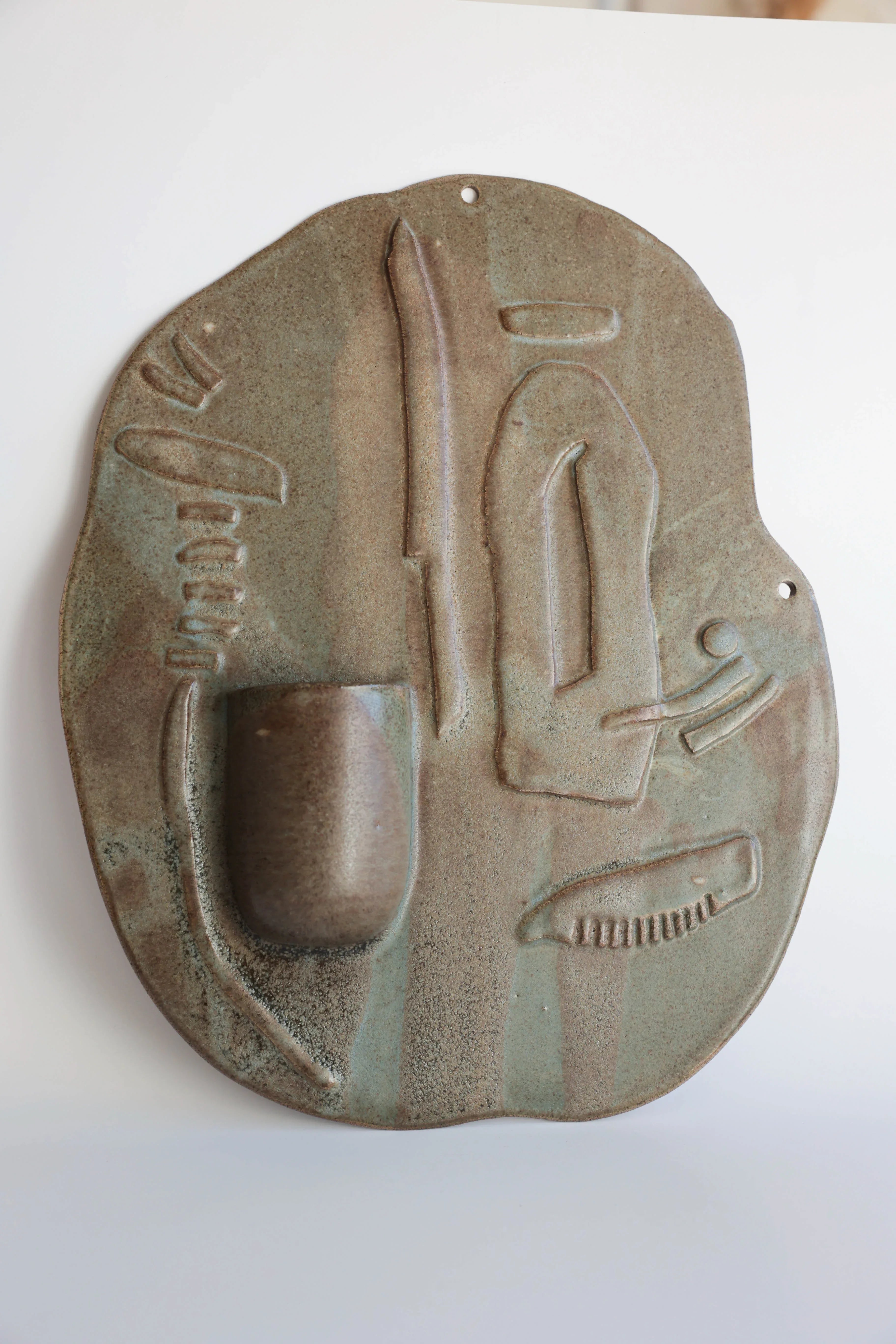 תבליט השרשה